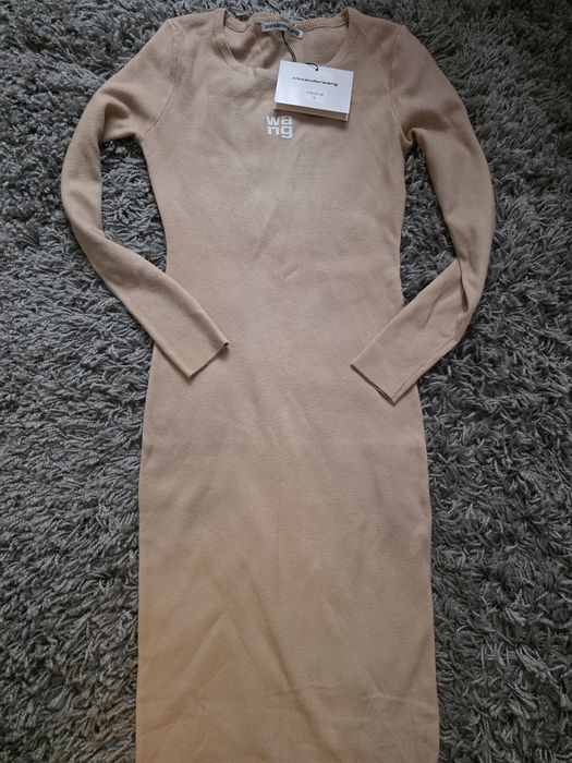 Чисто нова уникална рокля wang  С размер