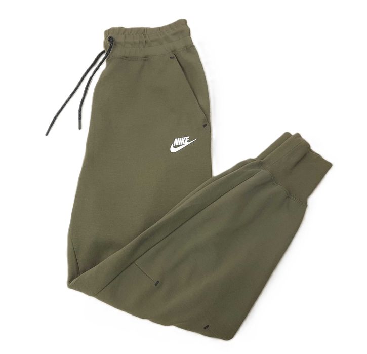 Nike Tech Fleece Jogger - Оригинално дамско долнище размер S