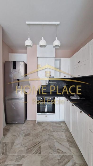 Дава се под наем Двустаен апартамент в Варна, Център - 70 кв.м за 765 € - Снимка #2