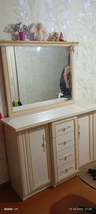 Спальный гарнитур