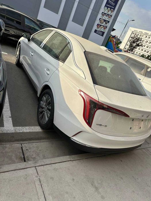 hongqi e-qm5  bezprobek pzchka