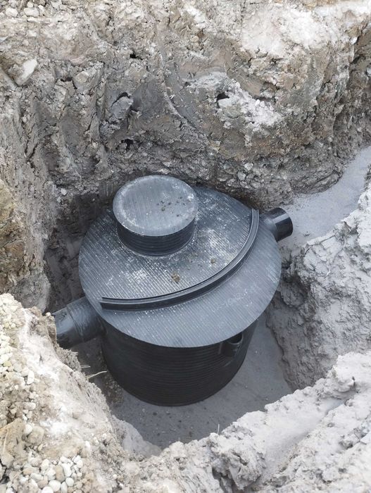 Изграждане на септични ями и канализация