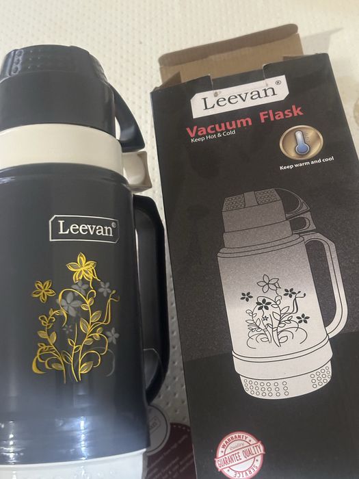 Термос Leevan