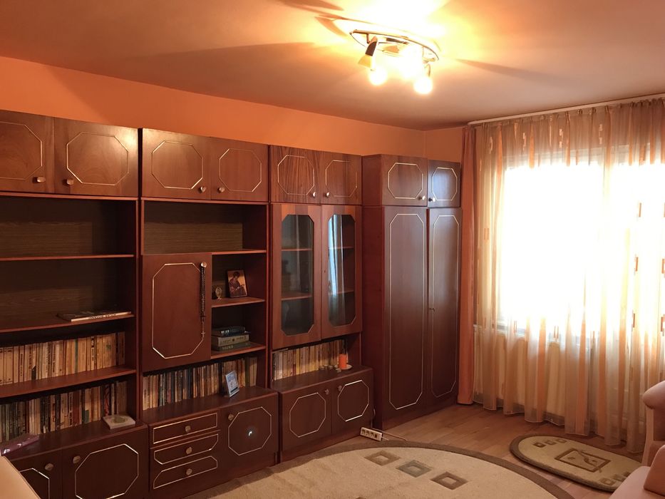 Vand apartament 2 camere cart . Tudor