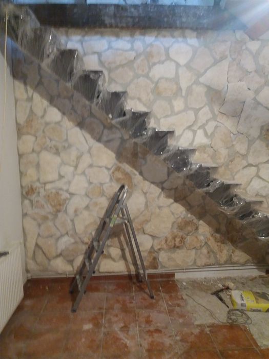 Execut Montaj marmură ,granit ,debitare blaturi bucatarie ,lustrire ma