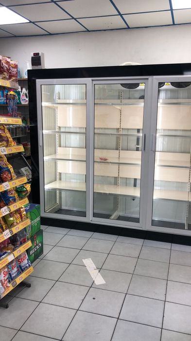 vitrina verticala bauturi