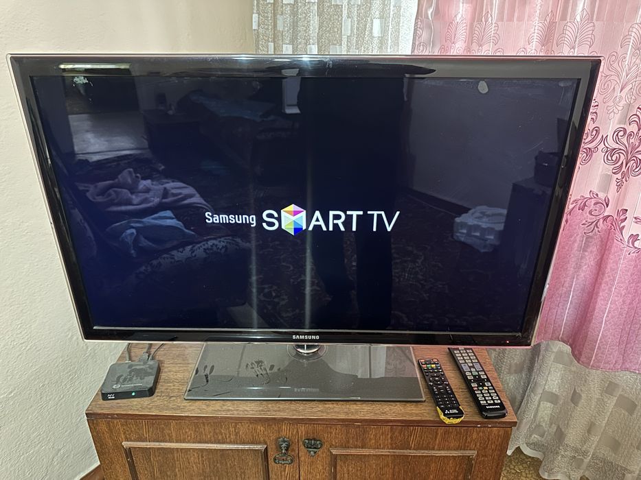 Телевизор LED 40" (101 см) Samsung