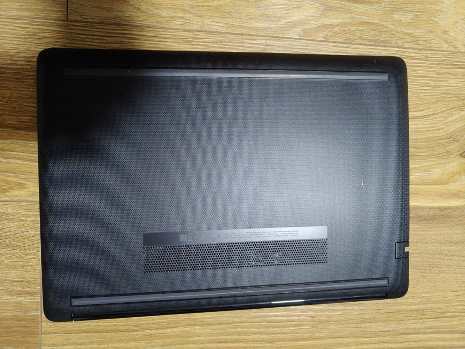 Laptop HP / i3- 8130U / ssd 256 GB / 8 GB RAM /