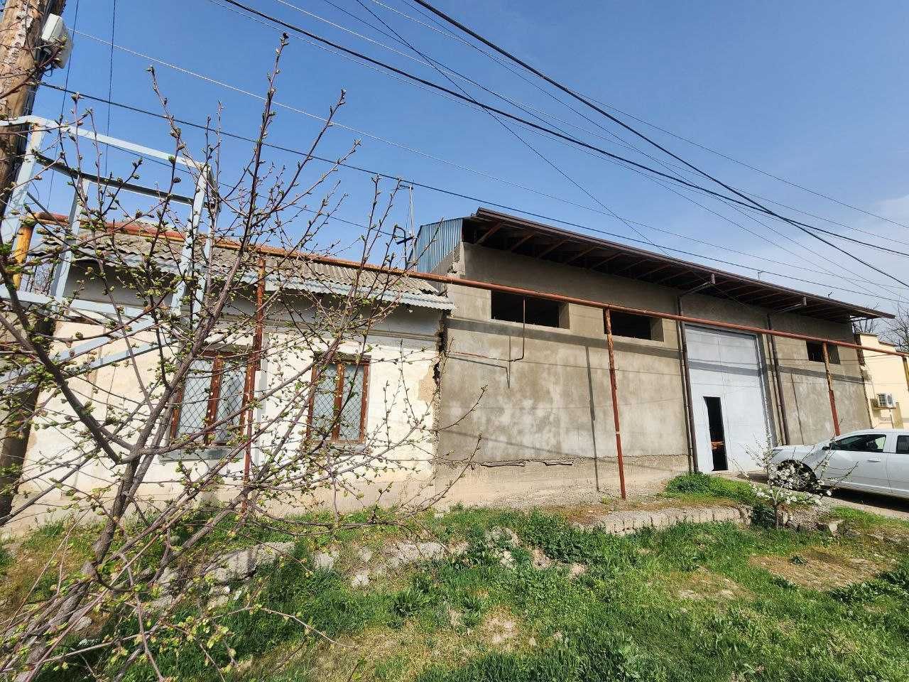 Продаётся дом в Мирзо-Улугбекском районе. Площадь участка — 10 соток