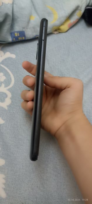 Срочно Продается Редми 9С 3/64 коробка есть в хорошем состояние