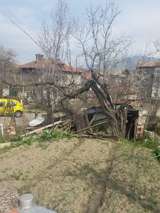 Почистване на дворове и запустели парцели ГРАД ДУПНИЦА