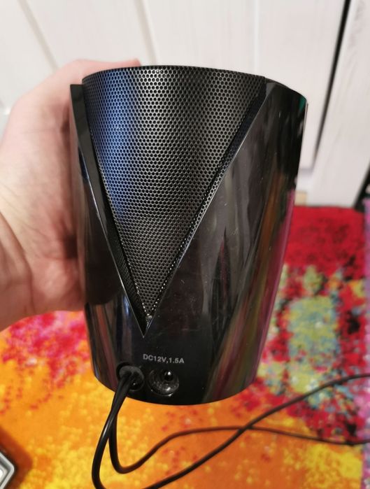 Vand boxa calculator JBL Jembe
Doar 1 bucata am,normal este compus di