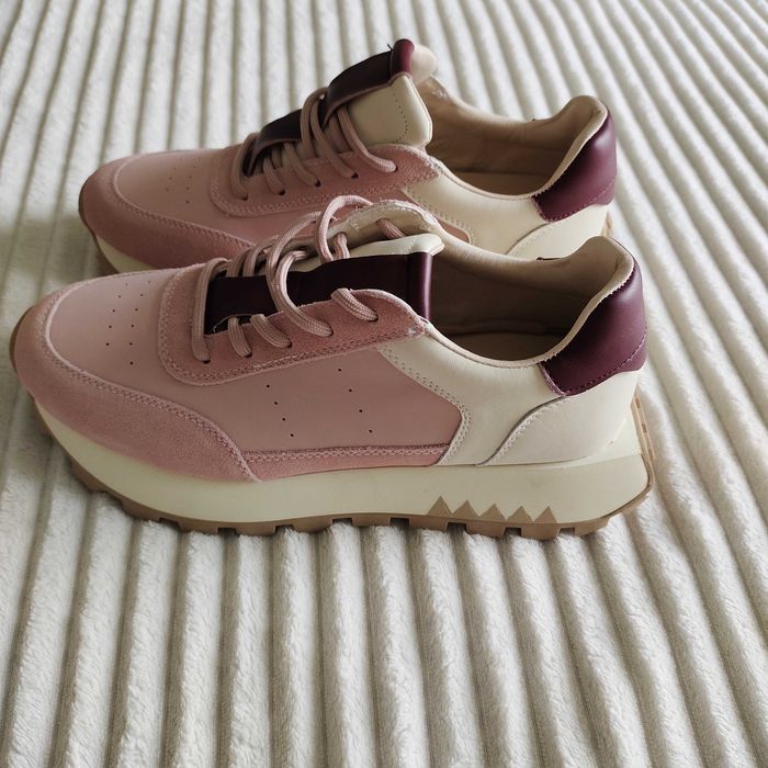 Продам  новые кроссовки