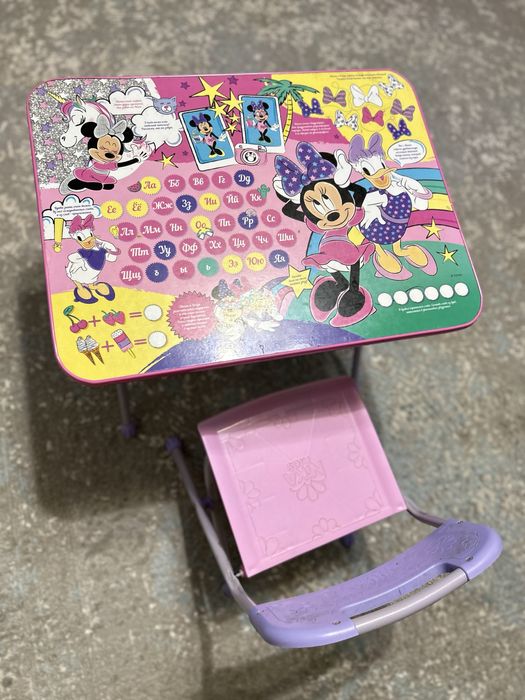 Срочно продам стол детский и самокат