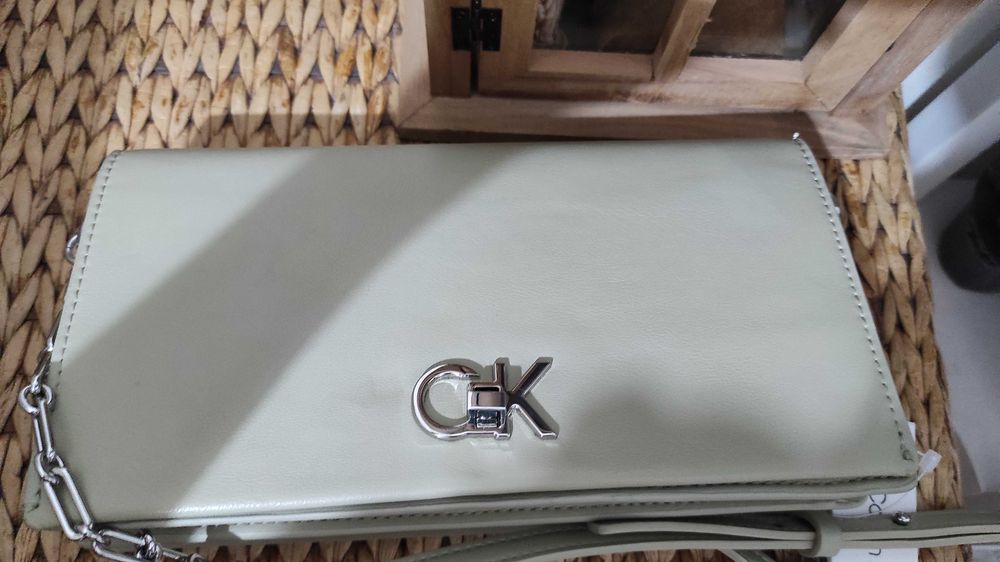 Оригинална дамска чанта Calvin Klein
