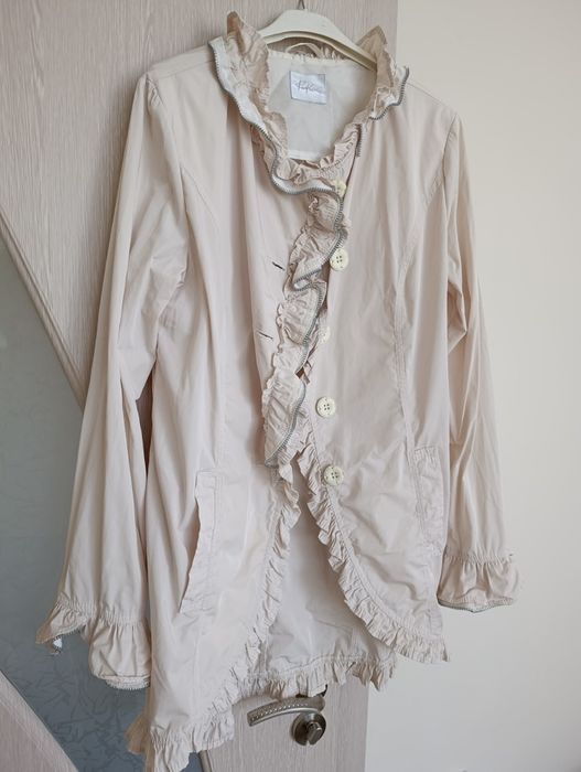 Уникален, елегантен дамски шлифер