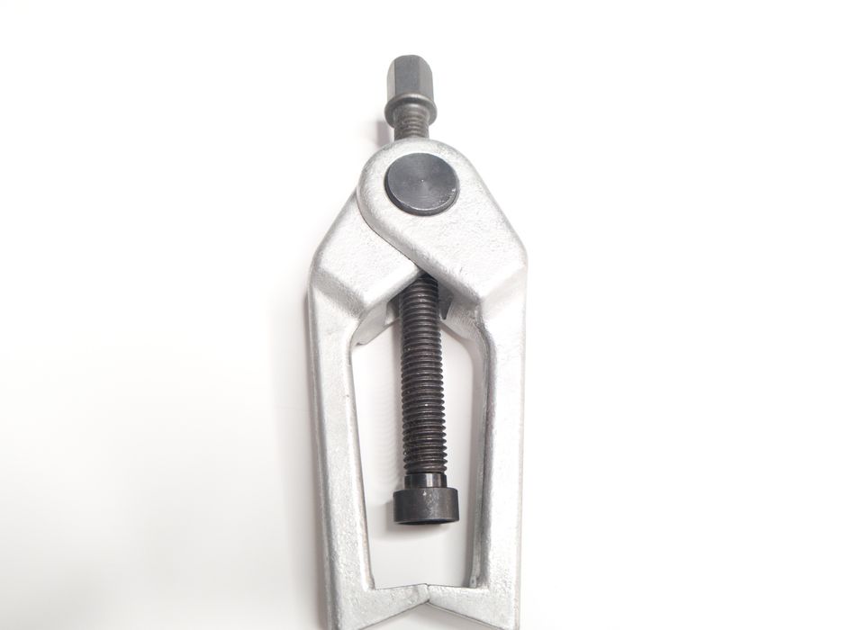 Presa cu 2 Brate Extractor Separator Capete de Bara sau Pivoti 18MM