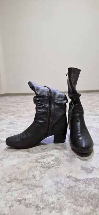 Продам сапоги осенние женские