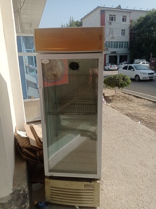 Холодильник витрина