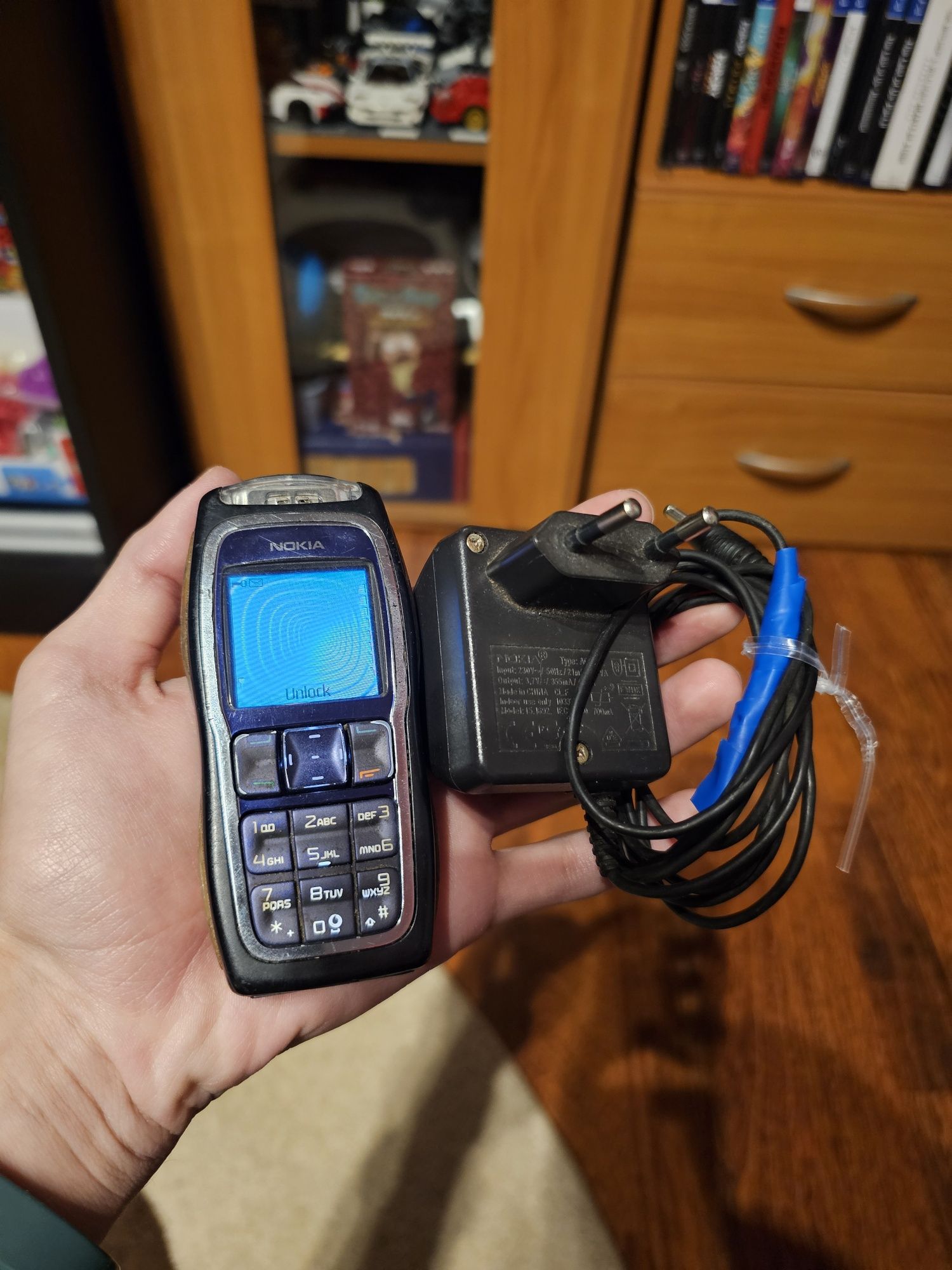 Nokia 3220 cu luminite