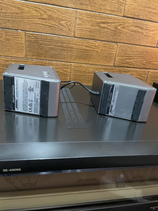 Boxe active Bose din aluminiu
