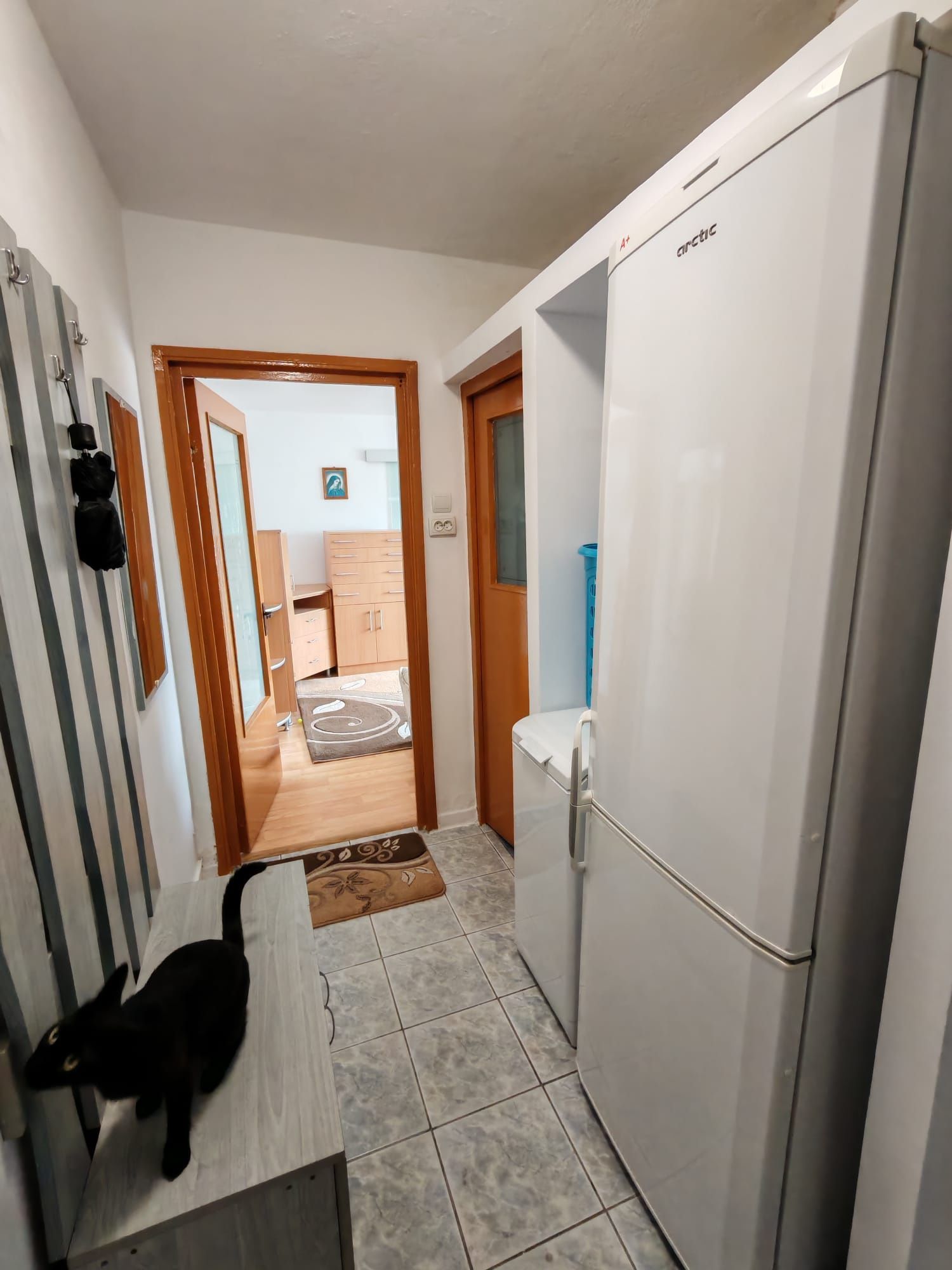 De închiriat apartament 2 camere