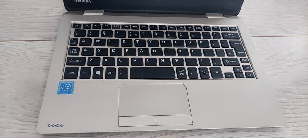 Tastatura dell profesional Toshiba Satellite CL15t-B1204X  dezmembrez