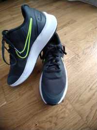 Pantofi sport Nike Star Runner 3 marime 36.5 4.5Y