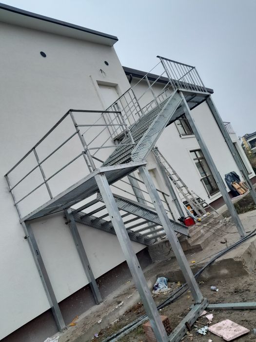 Scări metalice galvanizate la orice demisiune asiguram transport ori u