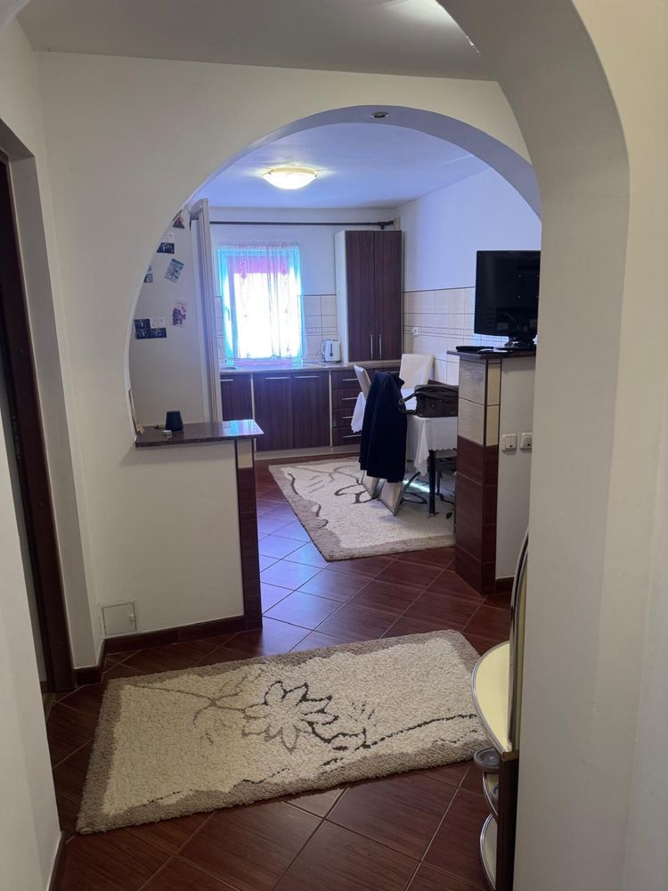 Inchiriez Apartament 3 Camere, 70mp In Onesti, Strada Sintezei