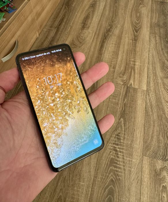 Samsung S10e, 128GB memorie, 6GB RAM, albastru, impecabil, ca nou