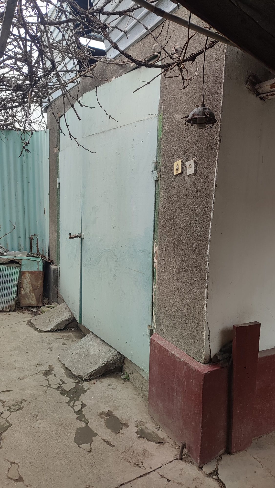 Продается дом По ул. Сайрамская. Вдоль дороги