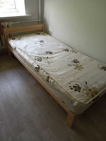 Кровать с матрасом 200х90