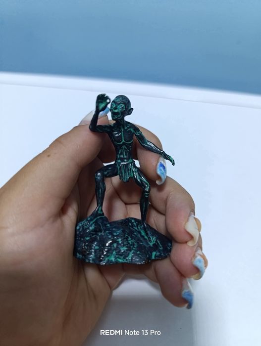 Метална фигурка не я лови магнит