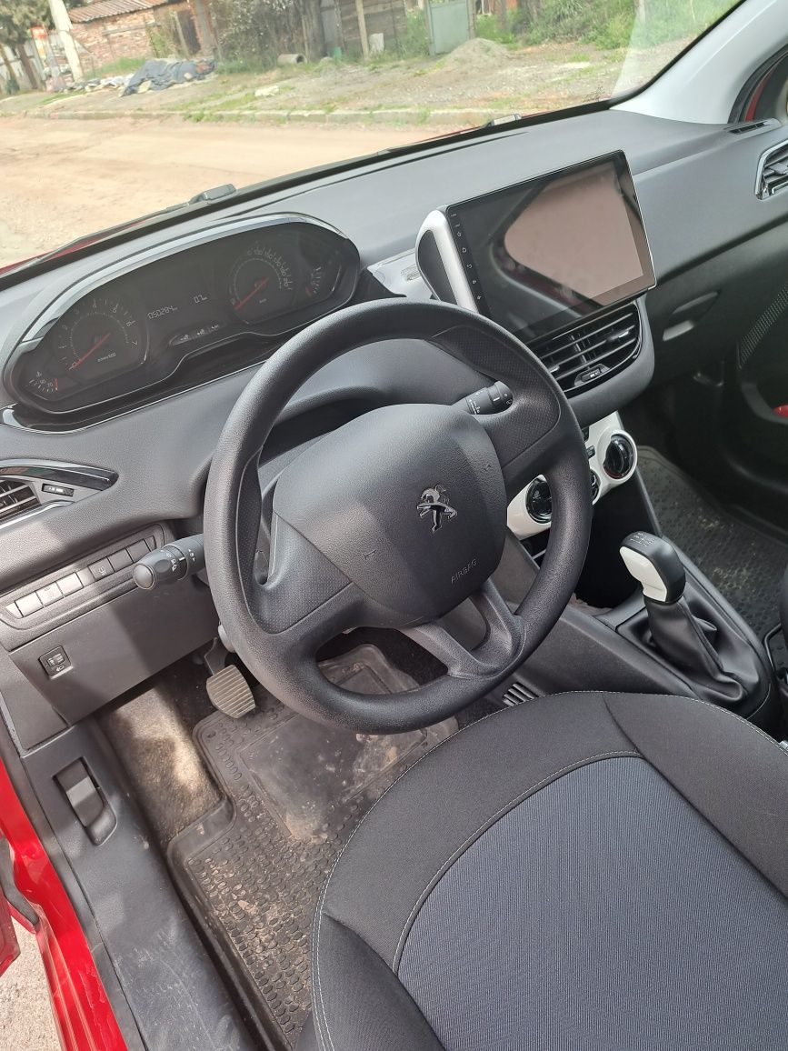 Peugeot  208 2014г.