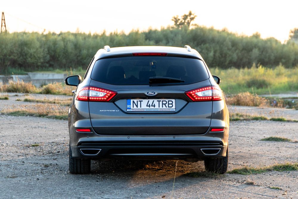 Ford Mondeo Titanium AWD (4X4) 2.0 TDCi 180CP Automată (2016, Euro 6)