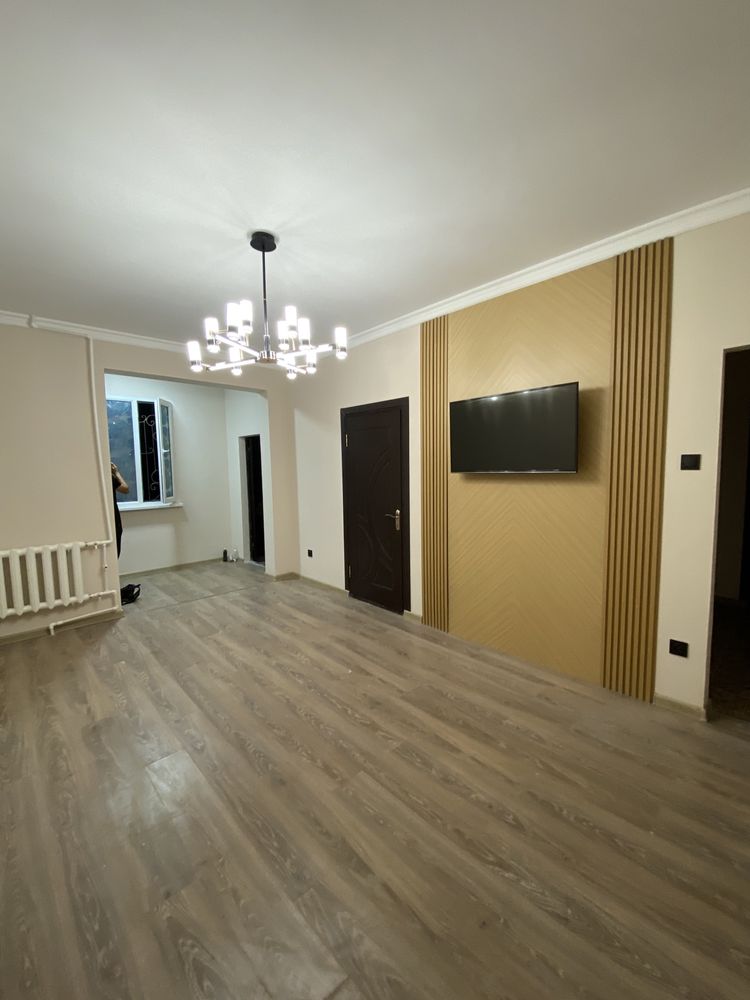 СРОЧНО ПРОДАМ 2 ком 1 этаж разделка ор.р Метро М.Улугбек Ипотека есть