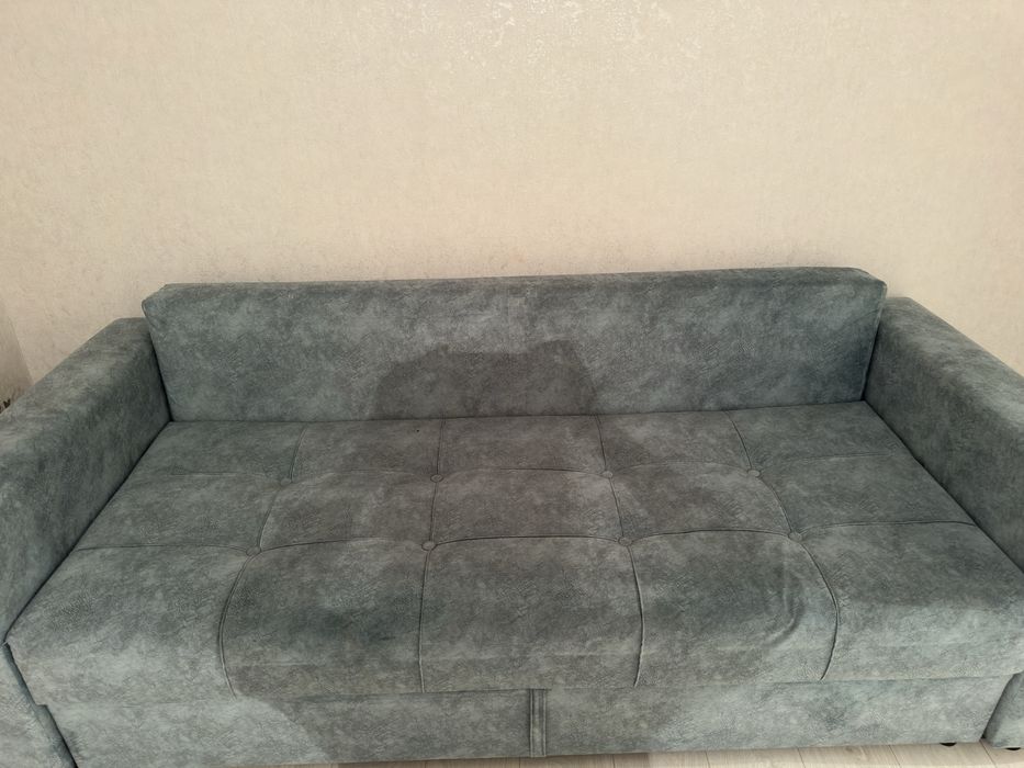Отдам даром диван для гостиной