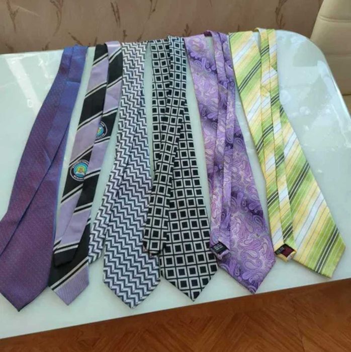 Рубашки мужские разные, жилет, галстуки, дубленка