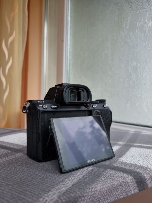 Sony a7 III + sony 85mm f1.8 + sony 35mm f1.8