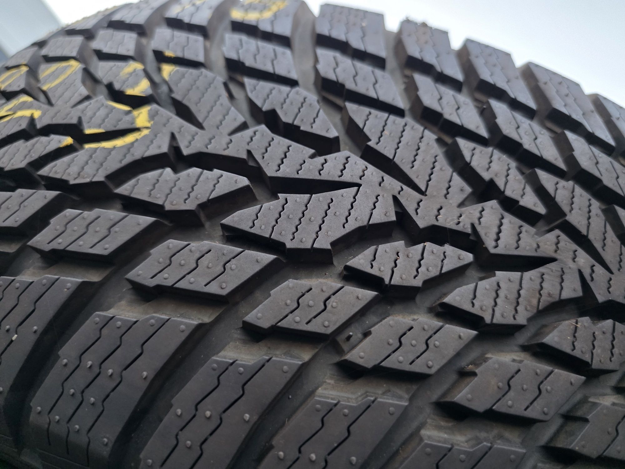 2бр Като нови зимни гуми 205 70 15 - Nokian - DOT 2023