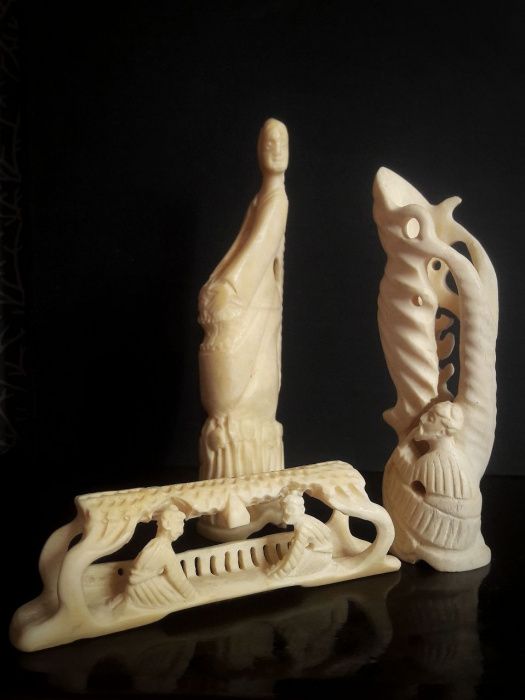 Три статуэтки из кости на восточную тему