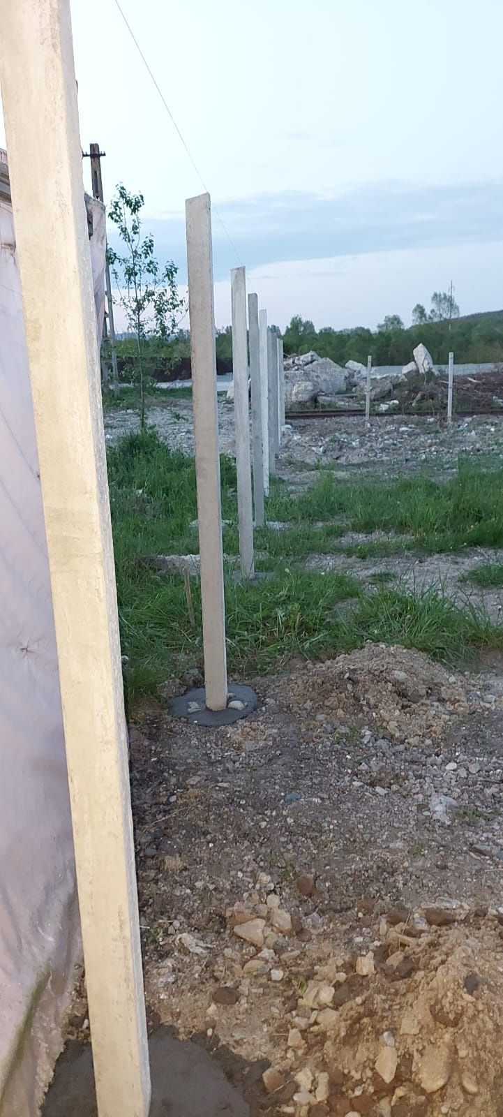 Stalpi/spalieri beton noi