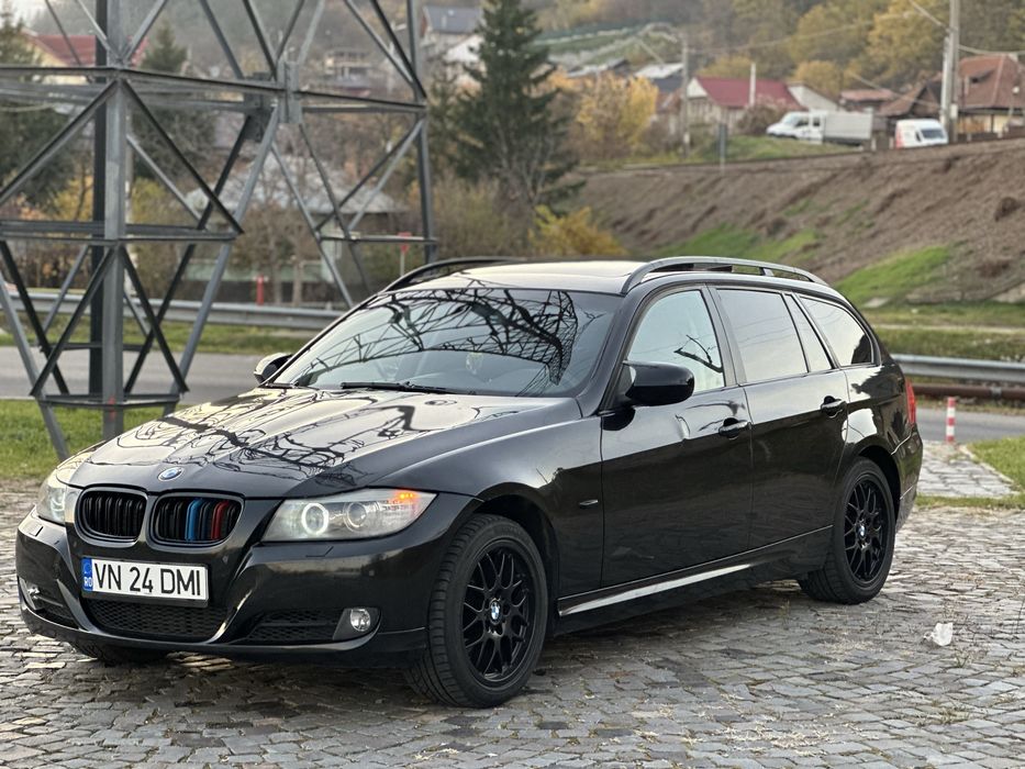 BMW 320D LCI •Automat• Navigatie• Bi-xenon • panoramic• stare Perfectă