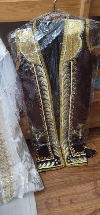 Kelinlar ko'ylaklari sotiladi