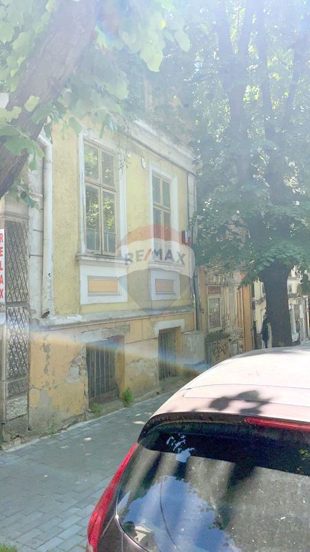 Продава се Къща в Варна, Морска градина - 180 кв.м за 1778 €/кв.м - Снимка #1