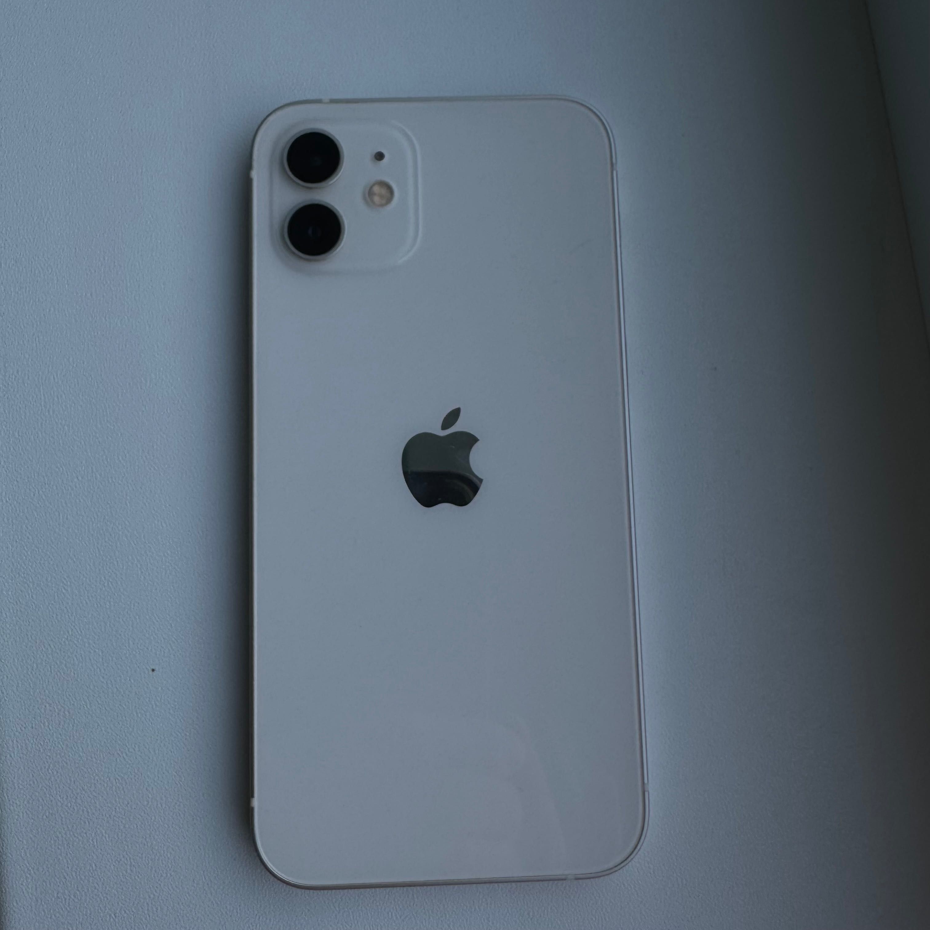 Спешно! iPhone 12 , 64 gb, бял, в перфектно състояние