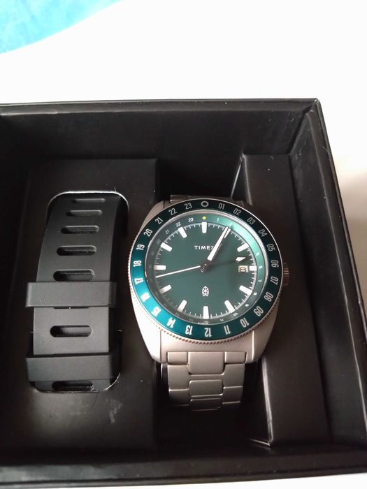 Timex x The James Brand Titanium Automatic GMT и Tissot Seastar 1000