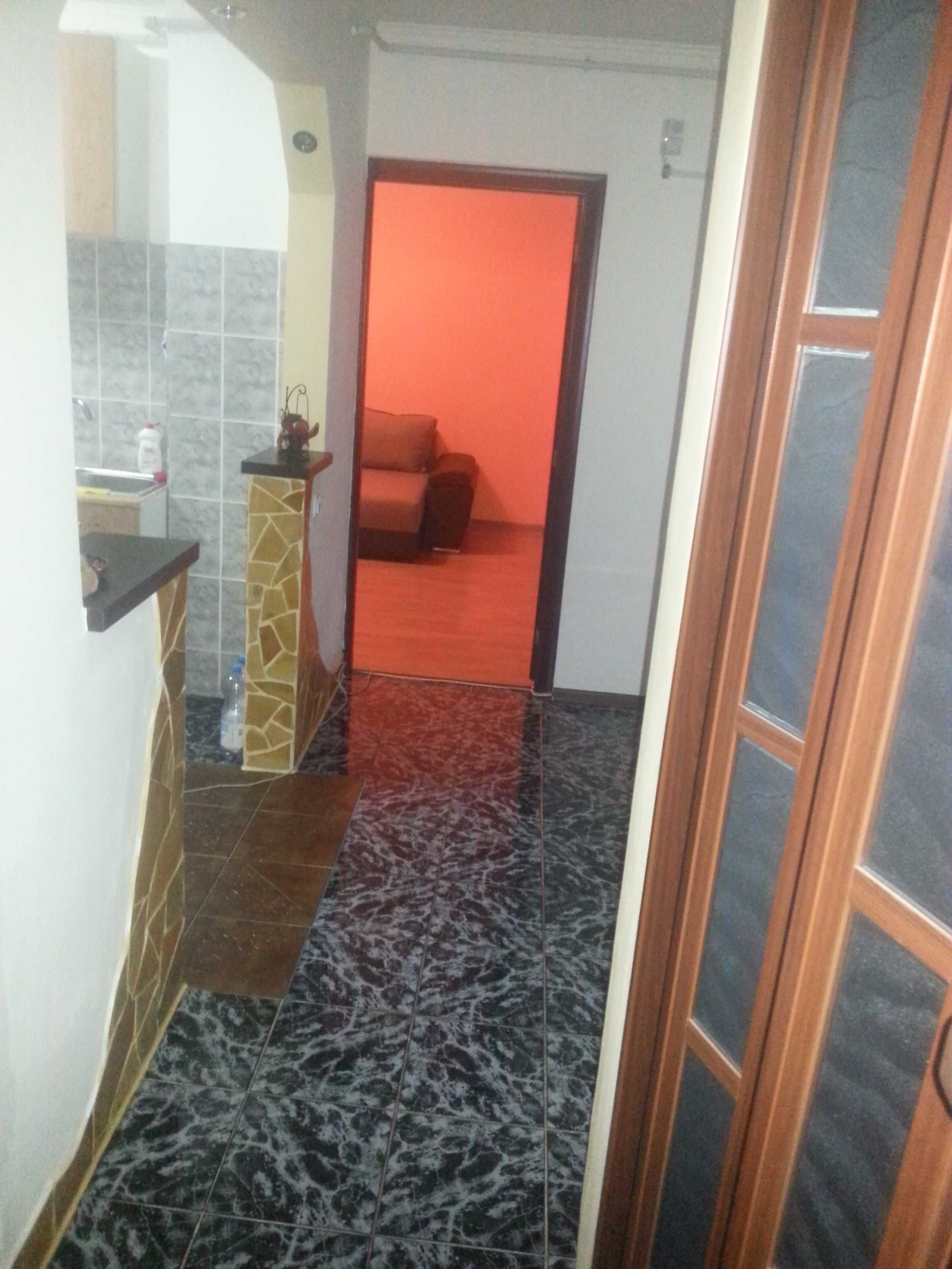 Apartament cu 2 camere decomandate Mv2  strada Mozart renovat ,mobilat