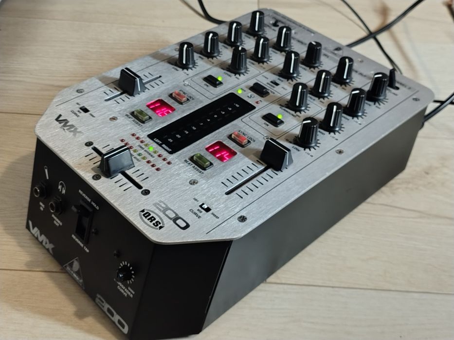 Mixer Behringer Pro Mixer vmx200